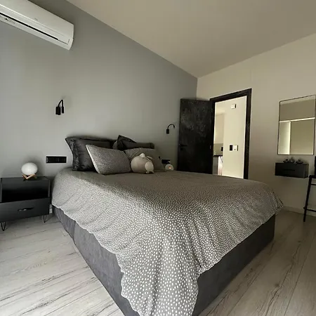 His&hers Luxury * Athens